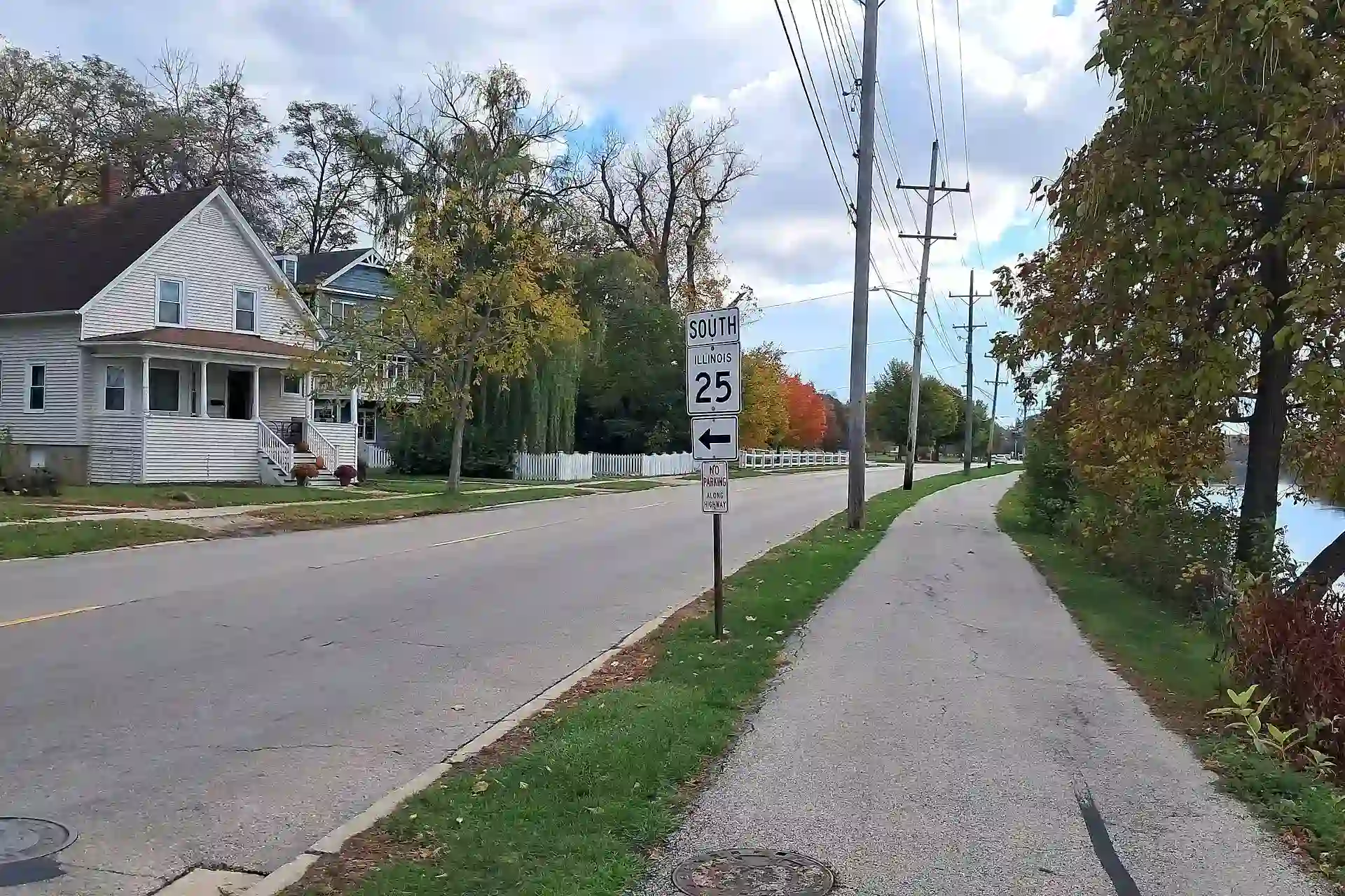 Riverside Avenue in downtown St. Charles, Illinois