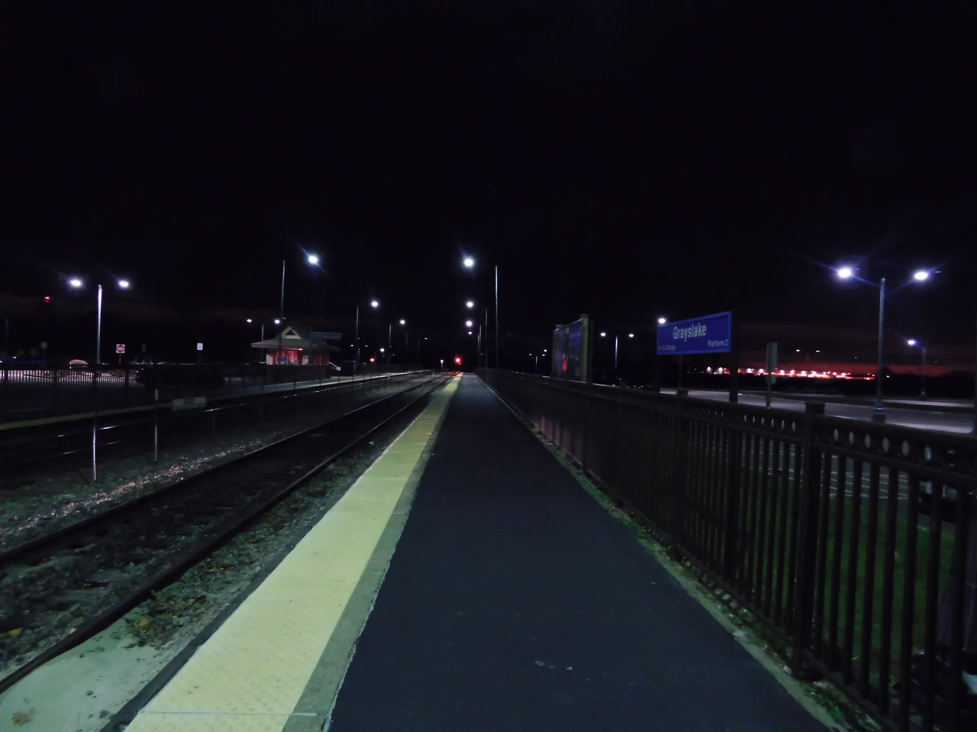 Grayslake Metra commuter rail station in Grayslake, Illinois, Milwaukee District North Line platform